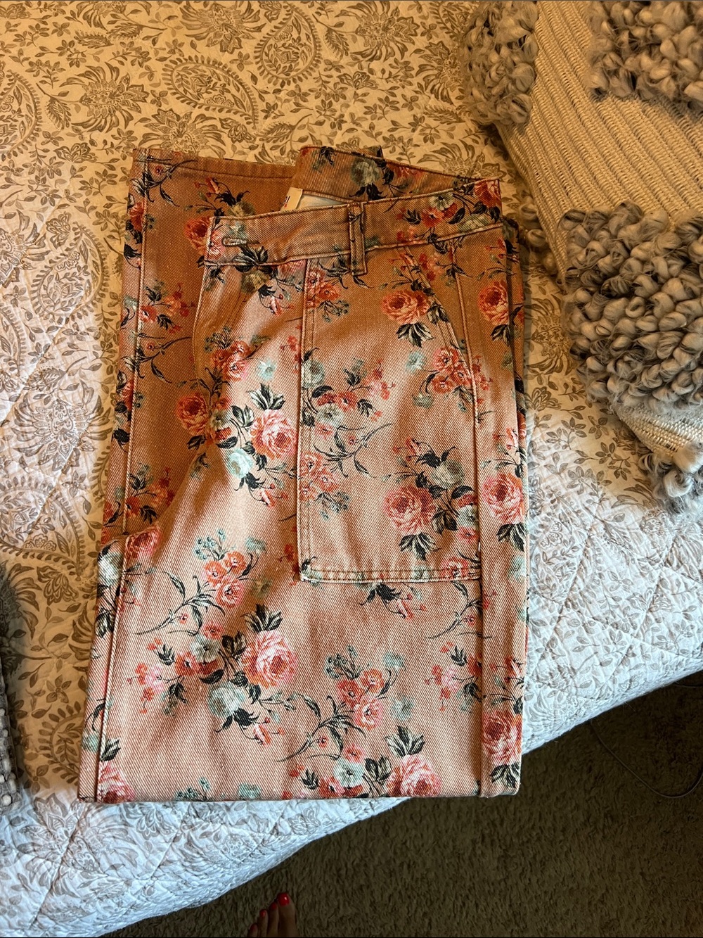 NWOT BiBi Floral Pink Straight-Leg Jeans